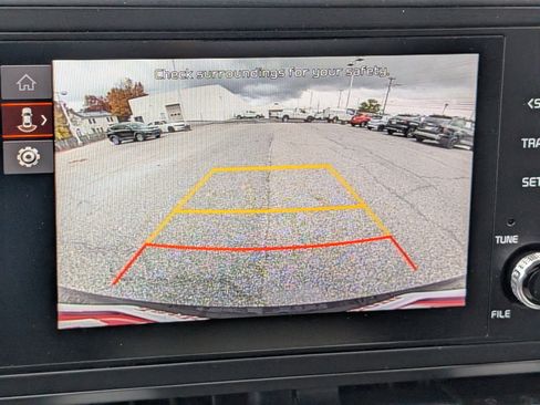 Used 2024 Kia Carnival LX image 26