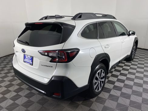 Used 2024 Subaru Outback Premium image 7