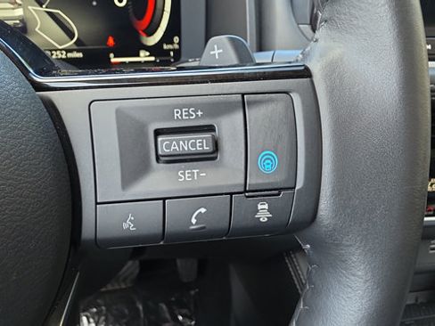 Used 2023 Nissan Rogue Platinum w/ Platinum Premium Package AWD/4WD image 18