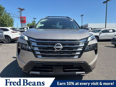 New 2026 Nissan Rogue Platinum w/ Platinum Premium Package AWD/4WD image 2