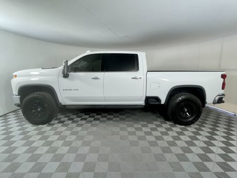 Used 2022 Chevrolet Silverado 2500 LTZ w/ LTZ Plus Package AWD/4WD image 2