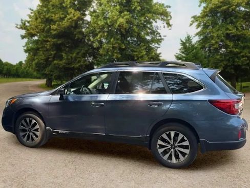Used 2017 Subaru Outback 3.6R Limited AWD/4WD image 5