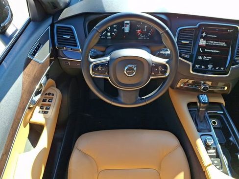 Used 2016 Volvo XC90 T6 Momentum w/ Momentum Plus Package AWD/4WD image 12