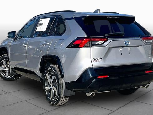 Used 2021 Toyota RAV4 SE w/ Weather & Moonroof Package AWD/4WD image 12