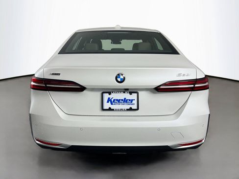 Used 2026 BMW 530i xDrive AWD/4WD image 5