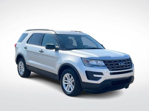 Used 2017 Ford Explorer 4WD image 2