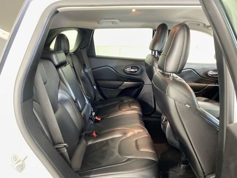 Used 2020 Jeep Cherokee Limited AWD/4WD image 24