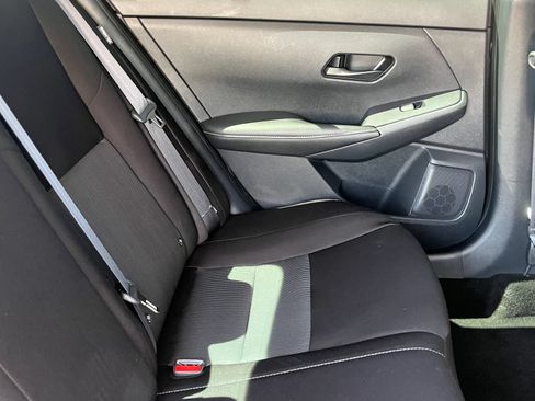 Used 2024 Nissan Sentra SV FWD image 11