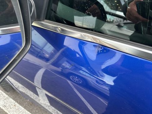 Used 2023 Hyundai Elantra Limited w/ Cargo Package image 3