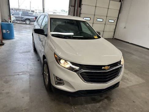 Used 2020 Chevrolet Equinox LS w/ LS Convenience Package FWD image 22