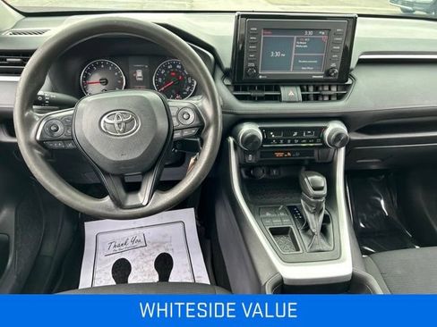 Used 2020 Toyota RAV4 LE FWD image 2