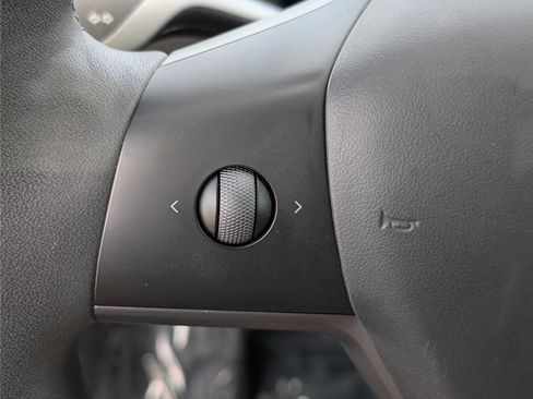 Used 2023 Tesla Model Y Long Range AWD/4WD image 21