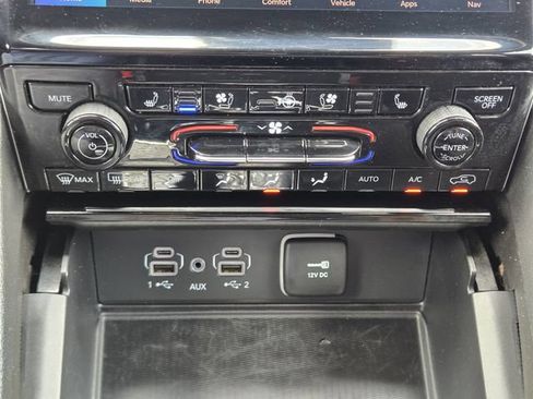 Used 2024 Jeep Grand Cherokee L Limited w/ Luxury Tech Group II AWD/4WD image 19
