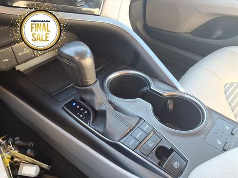 Used 2024 Toyota Camry SE image 19