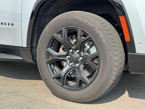 Used 2024 Jeep Wagoneer Series II image 30