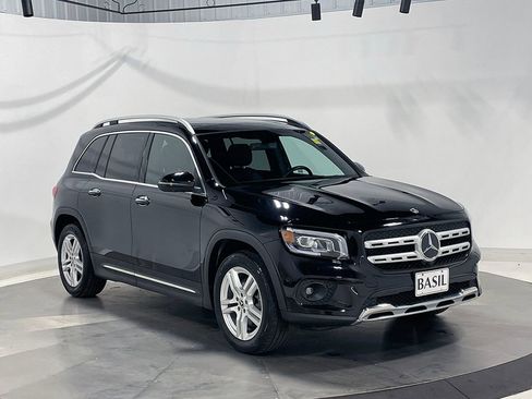 Used 2021 Mercedes-Benz GLB 250 4MATIC image 41