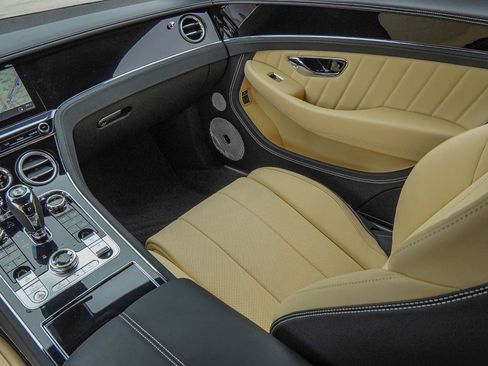 Used 2024 Bentley Continental GT image 42