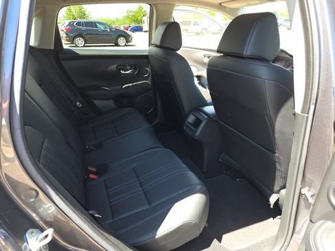 Used 2024 Honda HR-V EX-L image 9