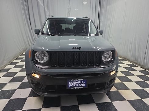 Used 2017 Jeep Renegade Altitude image 2