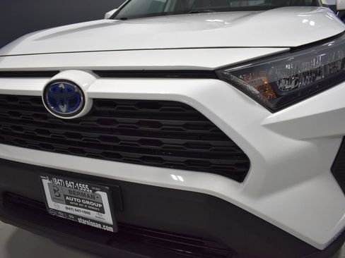 Used 2022 Toyota RAV4 LE AWD/4WD image 10