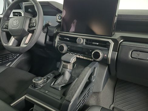 New 2026 Toyota 4Runner Limited AWD/4WD image 38