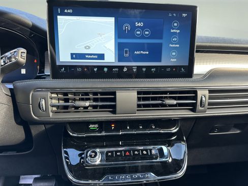 New 2026 Lincoln Corsair Premiere image 15