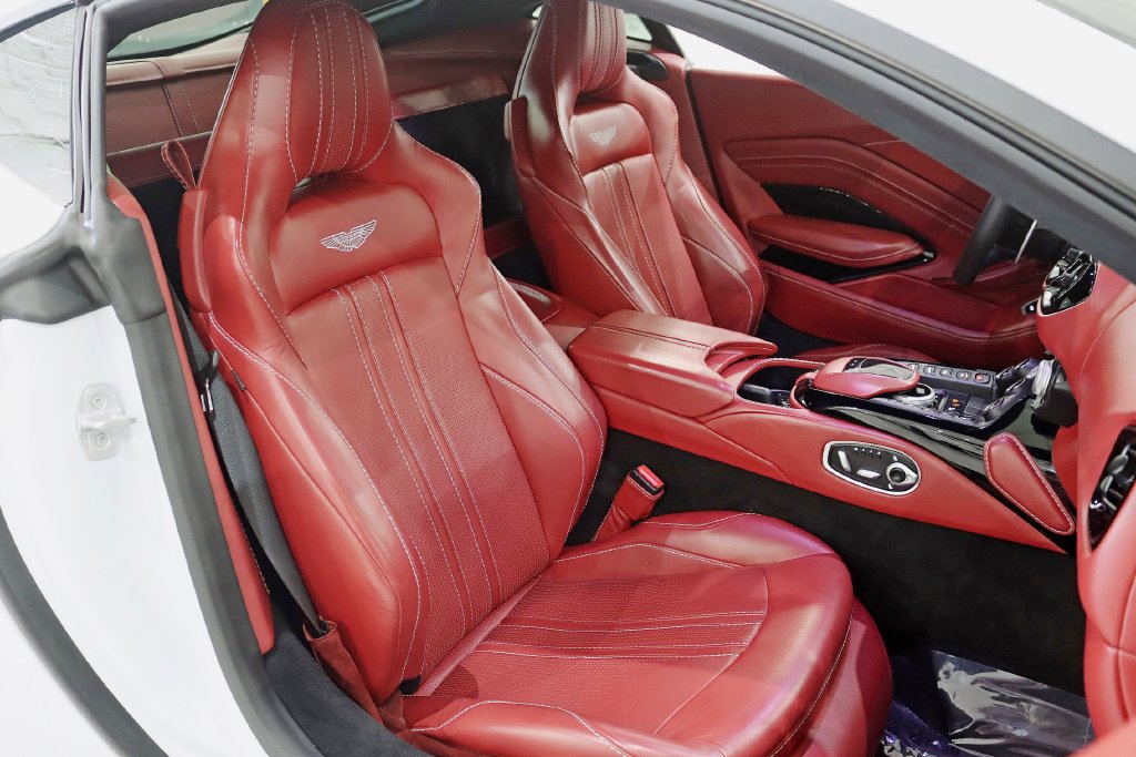 Used 2019 Aston Martin V8 Vantage Coupe RWD image 28
