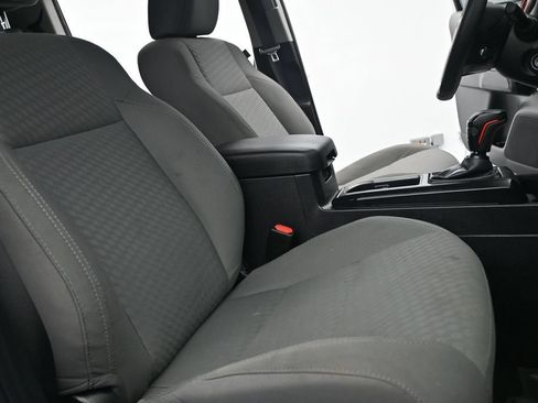 Used 2022 Toyota Tacoma SR AWD/4WD image 7