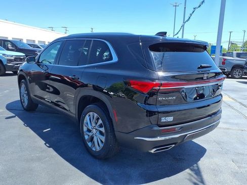 Used 2025 Buick Enclave Preferred FWD image 3