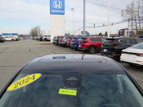 Used 2024 Honda Civic Touring image 9