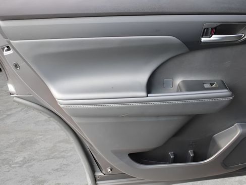 Certified 2025 Toyota Highlander XLE AWD/4WD image 22