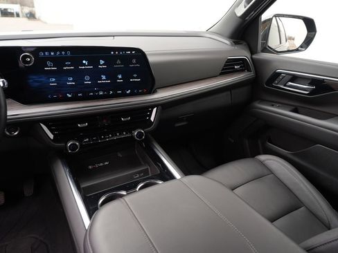 Used 2025 Chevrolet Tahoe Z71 w/ Comfort Package image 21