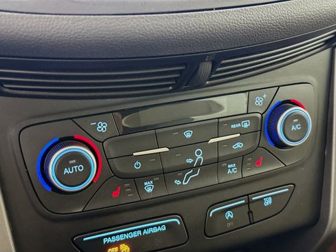 Used 2018 Ford Escape SE w/ Ford Safe & Smart Package image 19