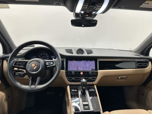 Certified 2025 Porsche Macan AWD/4WD image 26