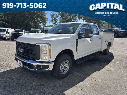 New 2026 Ford F250 XL w/ XL Chrome Package image 4