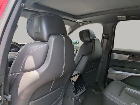 New 2026 Cadillac Vistiq Premium Luxury AWD/4WD image 15