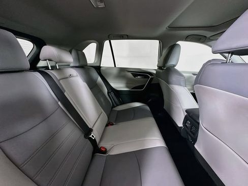 Used 2019 Toyota RAV4 XLE Premium FWD image 26