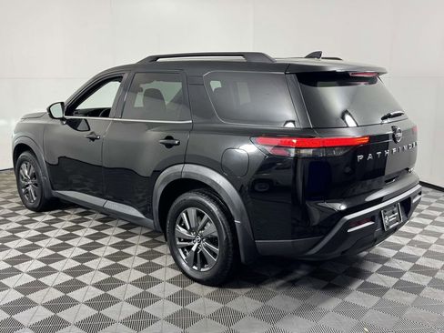 Used 2022 Nissan Pathfinder SV AWD/4WD image 8