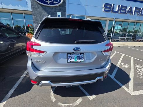 Used 2022 Subaru Forester Touring AWD/4WD image 5