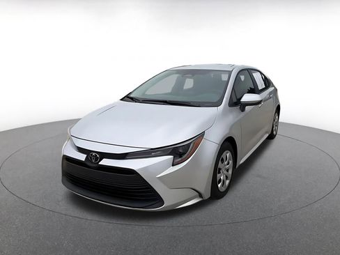 Used 2025 Toyota Corolla LE FWD image 7