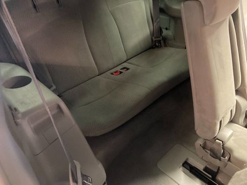 Used 2010 Toyota Highlander 2WD image 7
