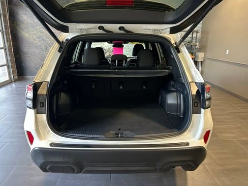 Used 2026 Subaru Forester Premium AWD/4WD image 31