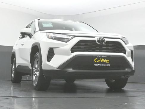 Used 2025 Toyota RAV4 XLE AWD/4WD image 48
