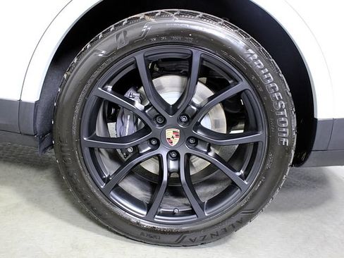 Certified 2026 Porsche Cayenne Coupe AWD/4WD image 12