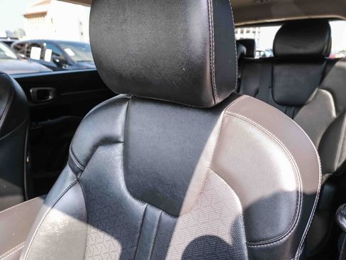 Used 2023 Kia Sorento S FWD image 22