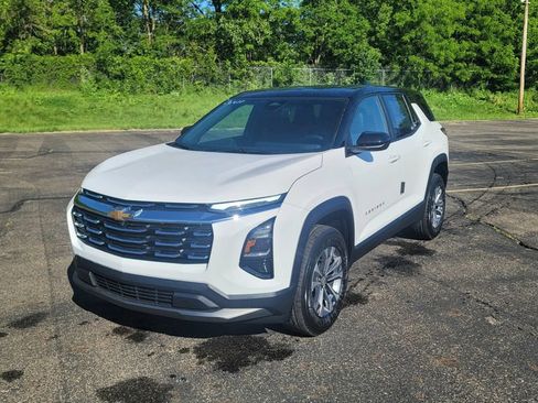 New 2026 Chevrolet Equinox LT w/ Convenience Package II FWD image 5