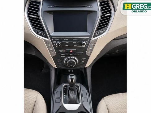 Used 2017 Hyundai Santa Fe SE FWD image 14