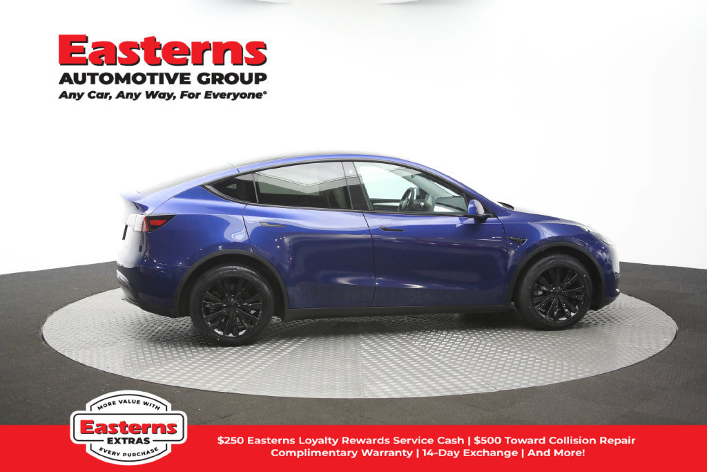 Used 2023 Tesla Model Y Long Range AWD/4WD image 40
