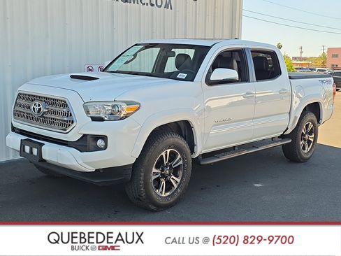 Used 2017 Toyota Tacoma TRD Sport w/ Premium & Technology Package image 3