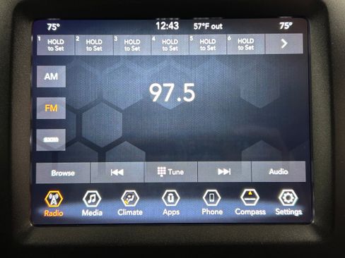 Used 2020 Jeep Cherokee Trailhawk image 5